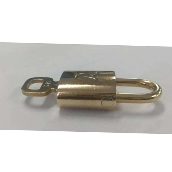 100% Authentic Louis Vuitton Shiny Gold 1 Lock and 1 Key Excellent Condition - Picture 4 of 8